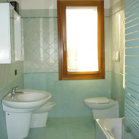 La Casa Di Linda Nocleg ze śniadaniem 4*