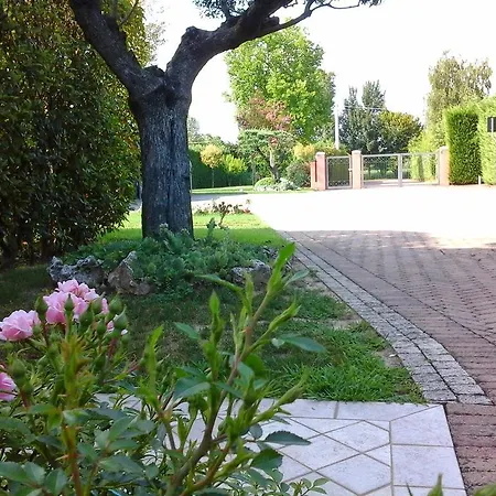 La Casa Di Linda Nocleg ze śniadaniem 3*