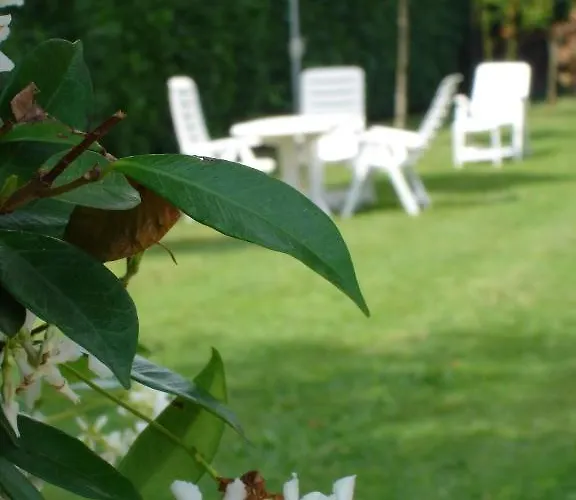 La Casa Di Linda Bed & Breakfast 4*