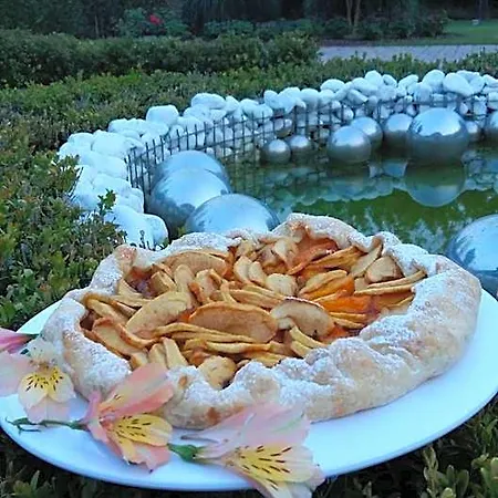 La Casa Di Linda Bed and Breakfast
